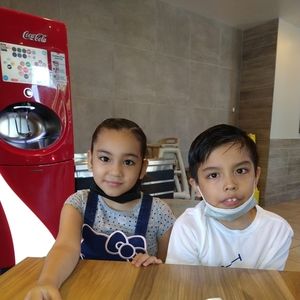 Meet your Posher, Kandy